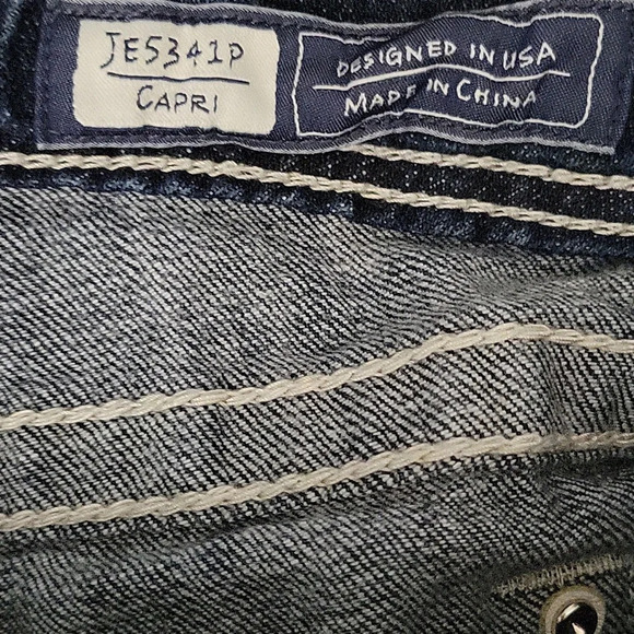 Miss Me Capris - Picture 9 of 10